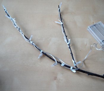 Светильник в виде цветущей вишни