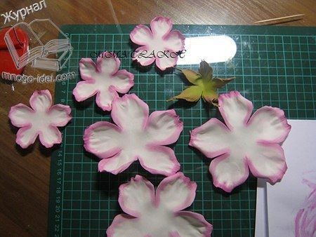 Роза из фоамирана