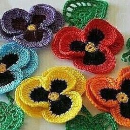 Анютины глазки крючком