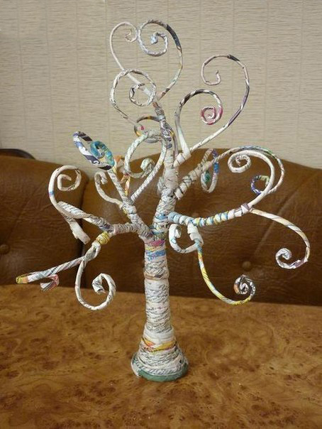 Красивое дерево из бумажных трубочек