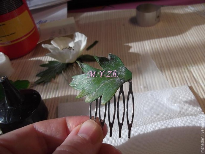 Гребень для волос с цветком мака