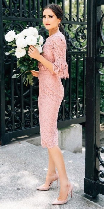 Женственные образы с кружевным топом и юбкой вместо платьев