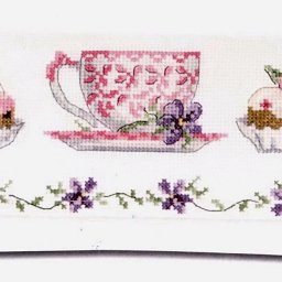 Весенняя вышитая чашка