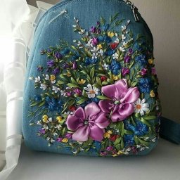 Прекрасные рюкзаки, покрытые цветами