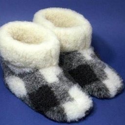 Шьем домашние сапожки из ненужных теплых вещей