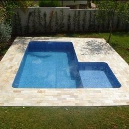 Бассейн с лягушатником на даче