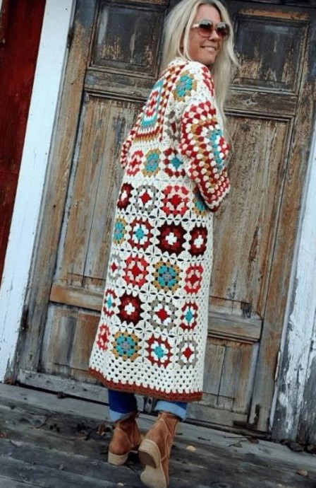 Жакет или вязаное пальто из мотивов