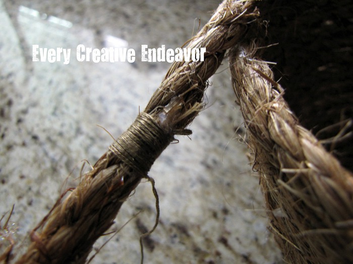 Вазочка из пеньковой верёвки