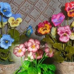 Анютины глазки из холодного фарфора