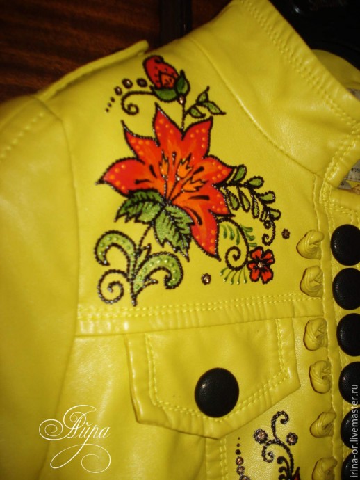 Роспись куртки в русском стиле