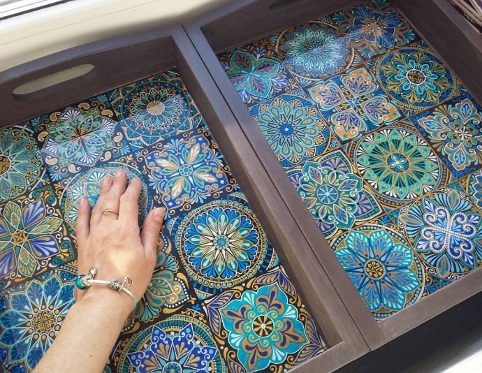 Подносы с ручной росписью от Алины Нуреевой: подавайте еду красиво