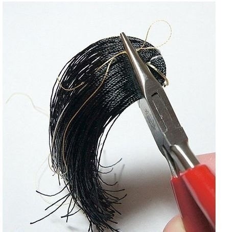 Стильные серьги-кисточки из ниток