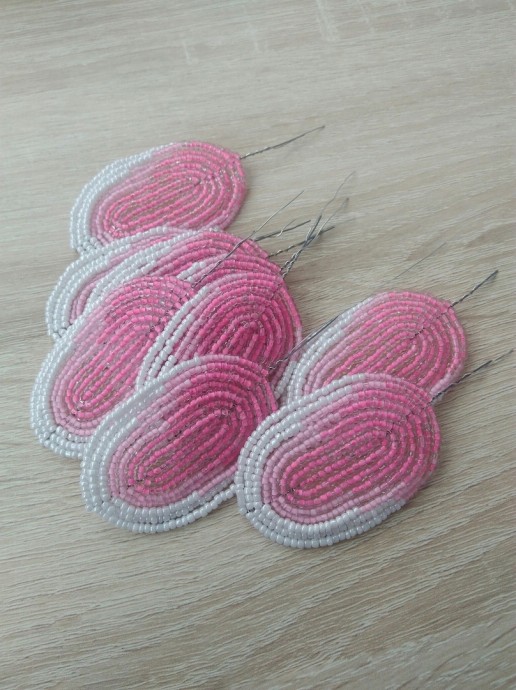 Большой цветок из бисера