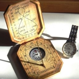 Карманные солнечные часы своими руками