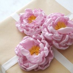 ​Пионы из атласа: мастер-класс