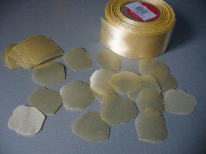 Роза из атласных лент