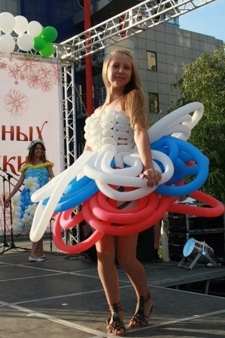 Идеи платьев из воздушных шаров