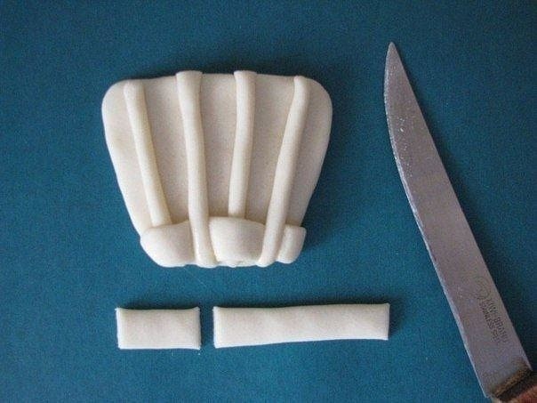 Корзинка с грибочками из соленого теста