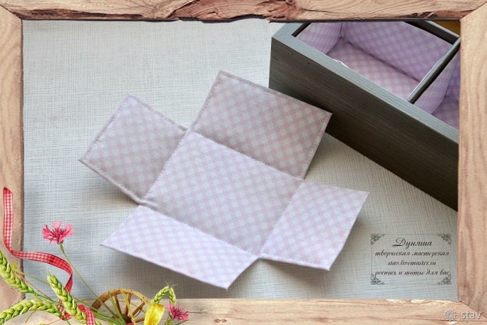 Декор шкатулки хлопком, который окрашен травами Декор шкатулки хлопком, который окрашен травами