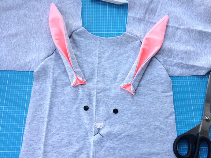 Мастер-класс: кофточка с ушками зайчика из футера