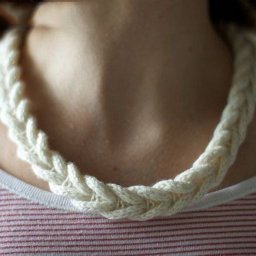 ​Плетеное ожерелье