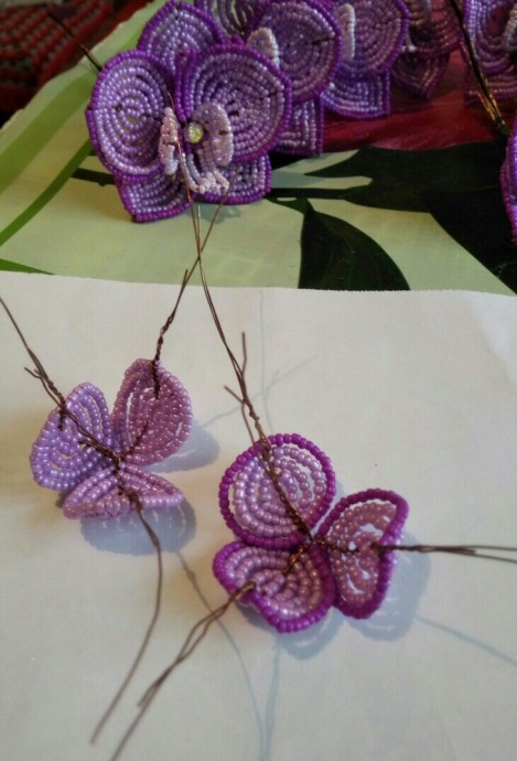 Чудесные орхидеи из бисера