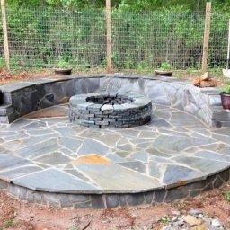 Как сделать красивое дачное патио с местом для костра своими руками