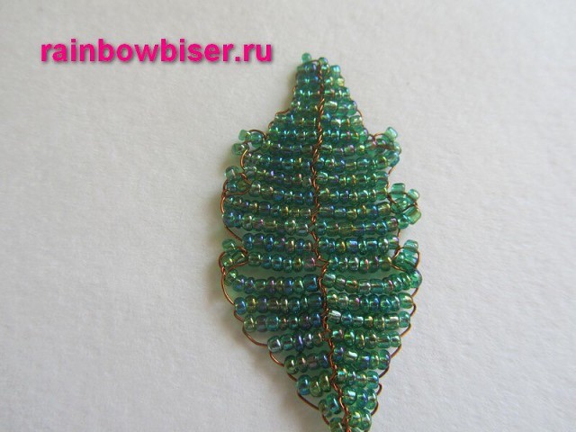 Необычный цветок из бисера