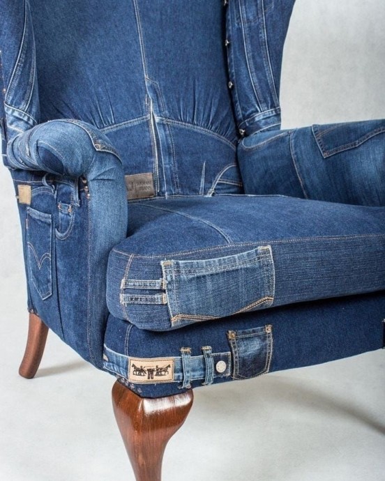 ​Перетяжка мебели с использованием обрезков от старых джинсов