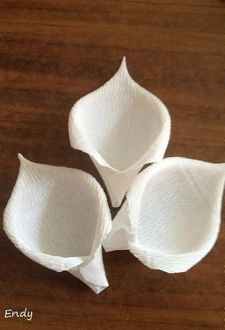 Роскошный букет: каллы из конфет