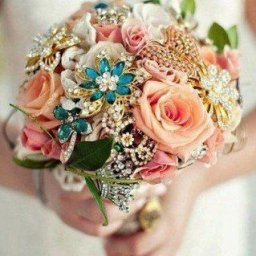 Свадебные букеты из украшений: идеи для красоты