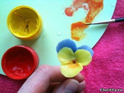 Анютины глазки из холодного фарфора: мастер-класс