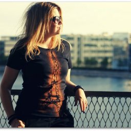 Принт на футболке с помощью отбеливателя