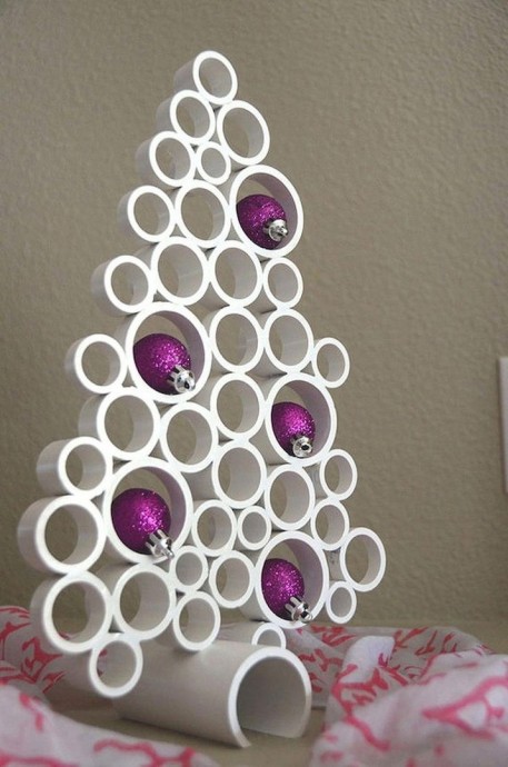 Необычная ёлочка из пластиковых труб