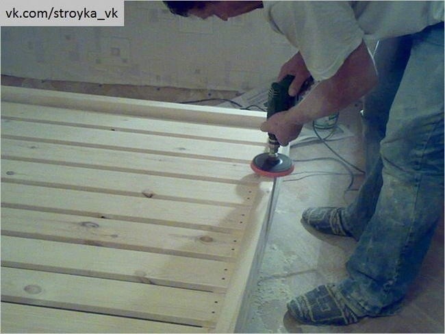 Примечательная двуспальная кровать своими руками