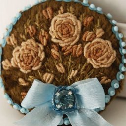 Брошь с вышивкой