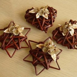 Звездочки из газетных трубочек