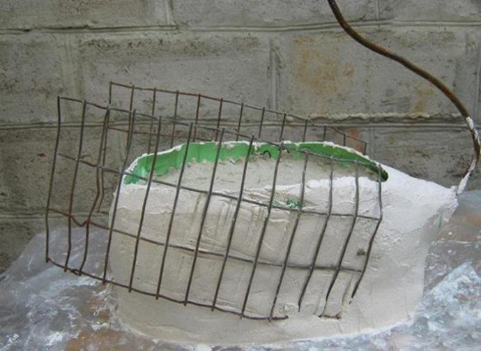 Делаем кашпо из гипса и пластиковой бутылки