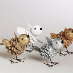 ​Интерьерные птички из шишек