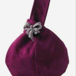 Маленькая сумочка на запястье