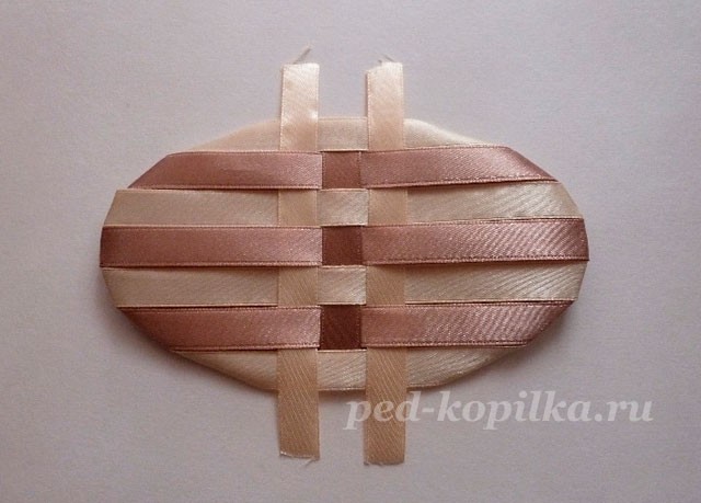 Лапоть из атласных лент