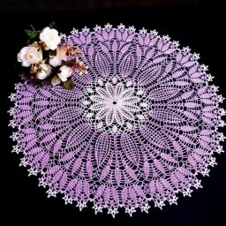 Салфетка с белой окантовкой по краю