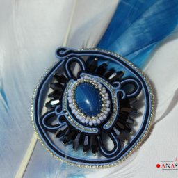 Воздушная сутажная брошь