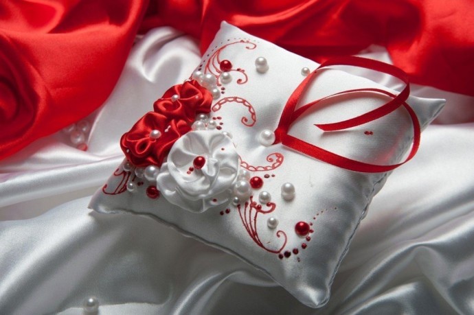 Подушечки для колец: интересные идеи