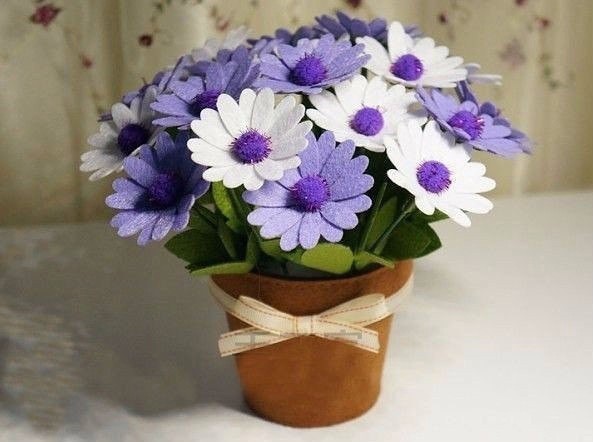 Горшочек с ромашками из фетра