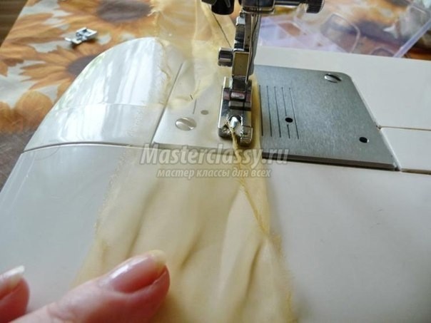 Использование лапок к швейным машинам