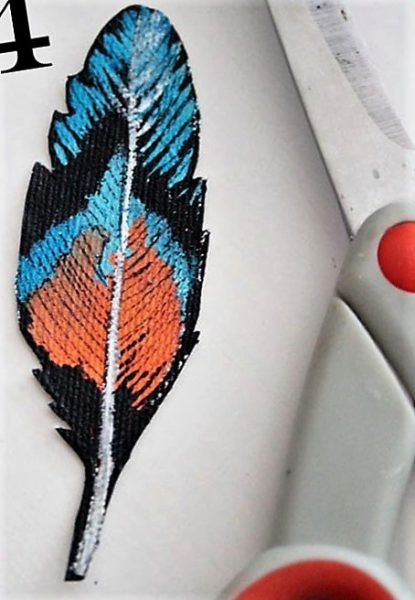 Красивый кулон своими руками: пёрышко Красивый кулон своими руками: пёрышко