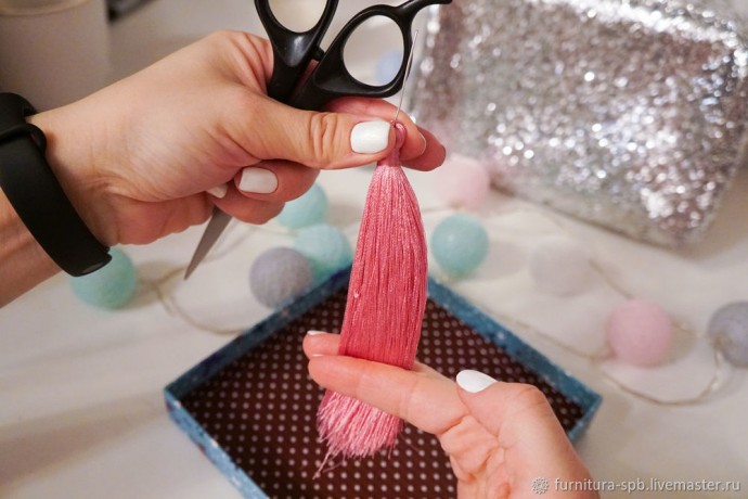 Делаем кисточку из ниток