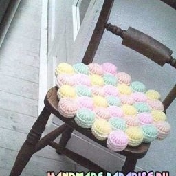 Симпатичные сидушки и коврики витыми столбиками