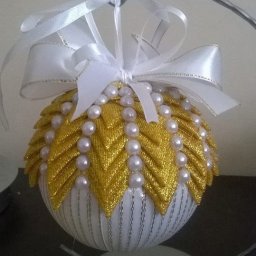 Варианты декора елочных шаров